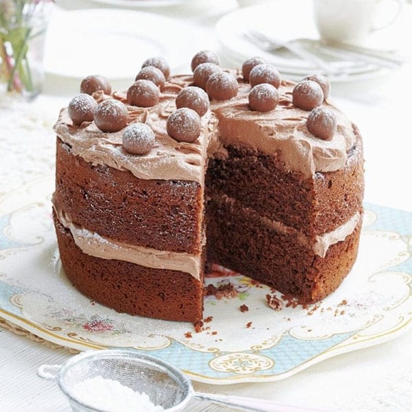 Malteser cake