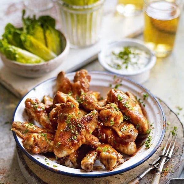 490808-1-eng-GB__buffalo-chicken-wings-with-celery-sticks-and-blue-cheese-dip-470x540