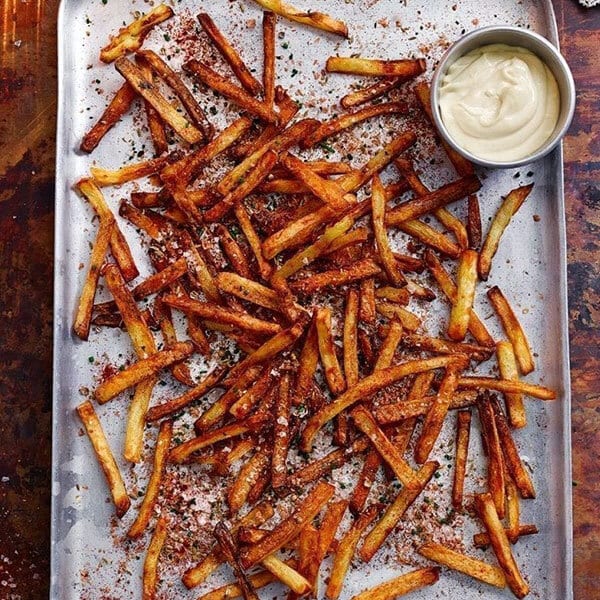 653411-1-eng-GB_chips-with-spiced-salt-and-smoked-garlic-mayo-470x540