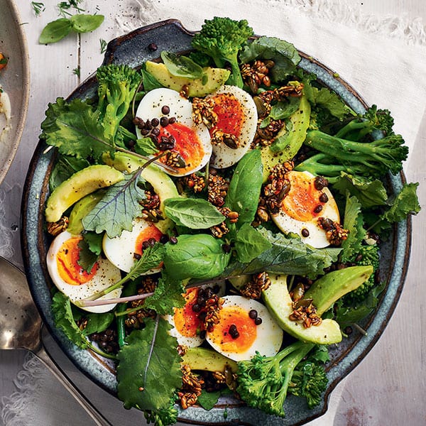 Lentil, broccoli and egg salad with crunchy seeds