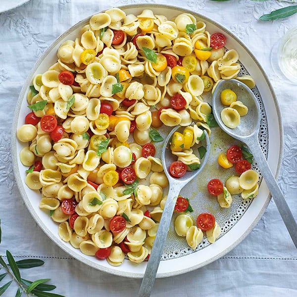 Tomato pasta salad