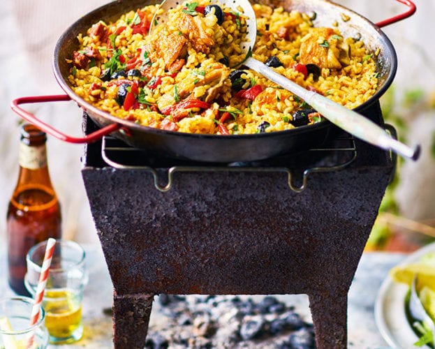 Chicken and pepper paella with chorizo