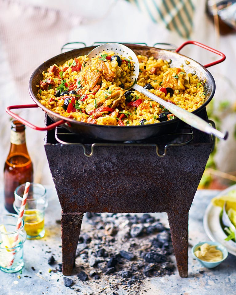 Chicken and pepper paella with chorizo