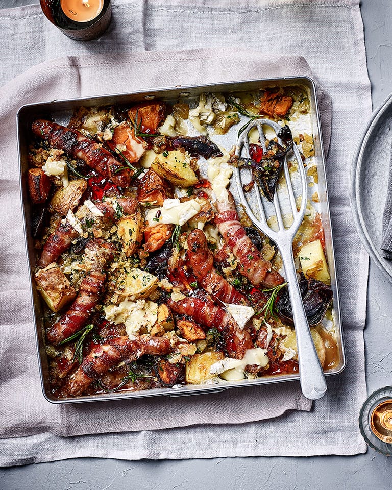 Pigs in blankets traybake