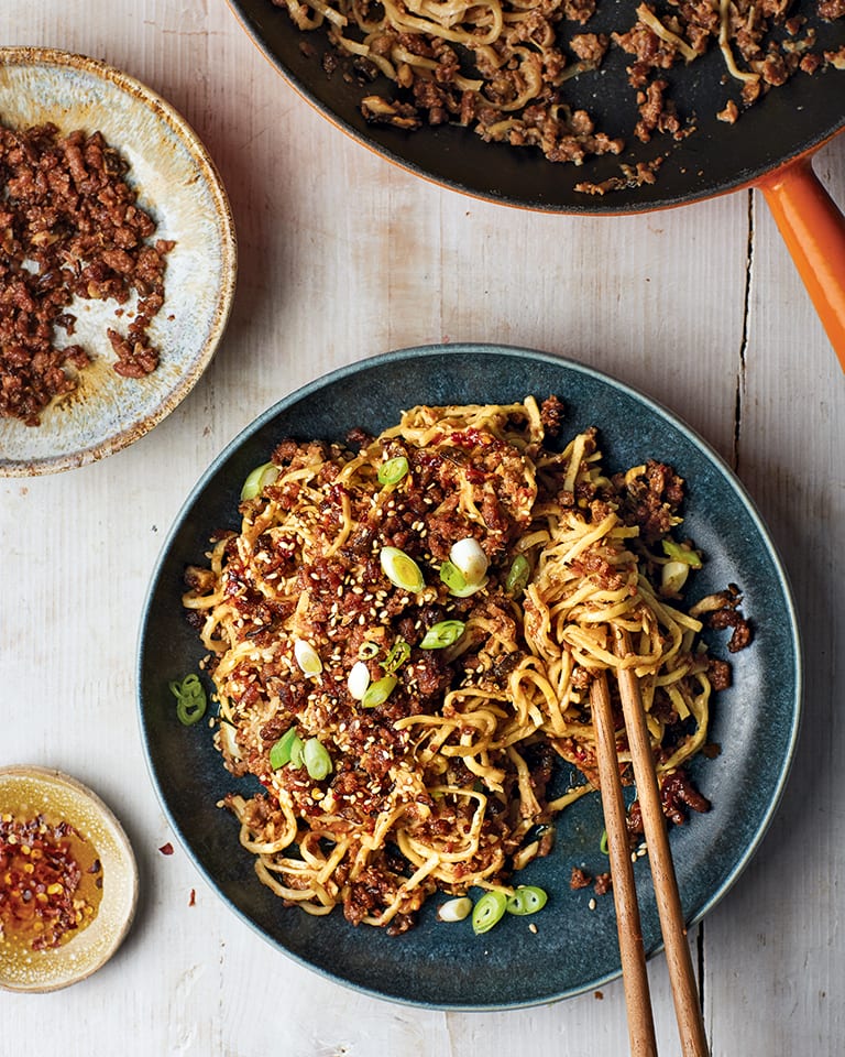 Spicy vegan dan dan noodles