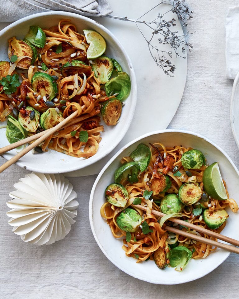 Peanut and soy sprouts stir-fry