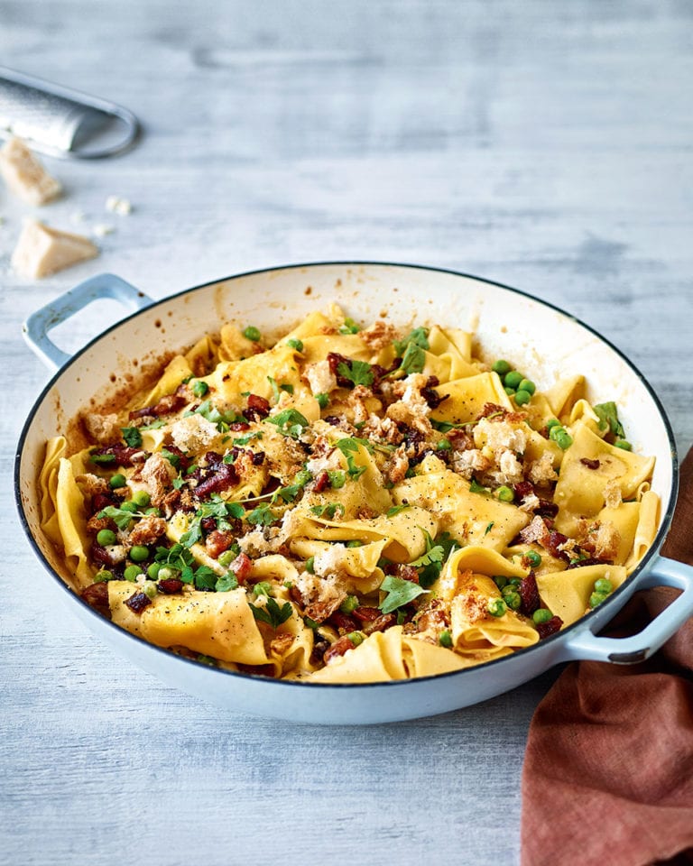 One-pot carbonara pasta bake