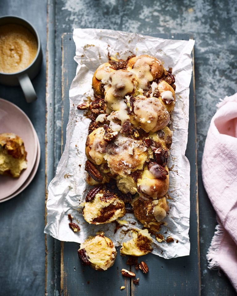 Pecan and cinnamon monkey bread