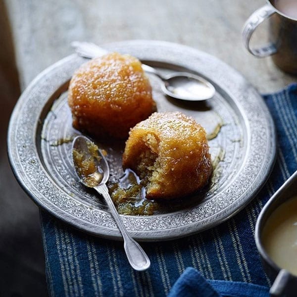 Baked lemon curd syrup sponges