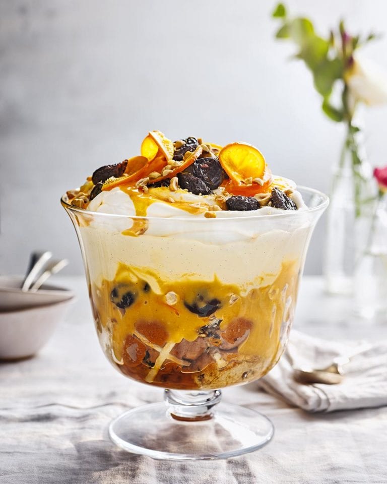 Earl grey and orange hot cross bun trifle