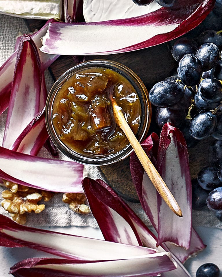 Rhubarb and onion chutney