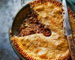 Minced beef onion pie