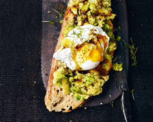 Smashed avocado with curried butter