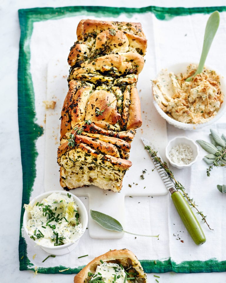 Herbed savoury monkey bread