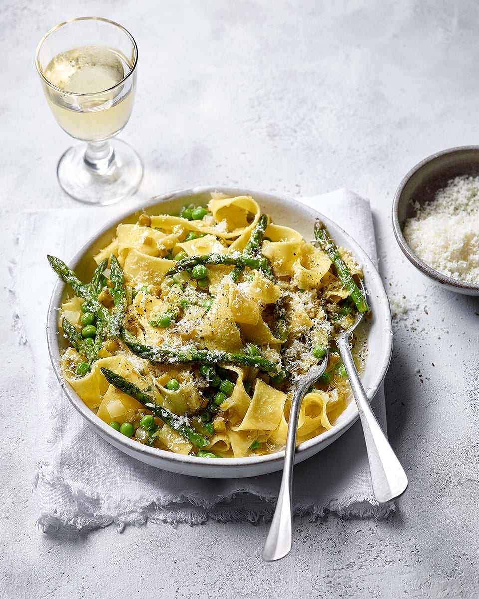 https://www.deliciousmagazine.co.uk/wp-content/uploads/2021/04/960_PASTA_PRIMAVERA_01.jpg