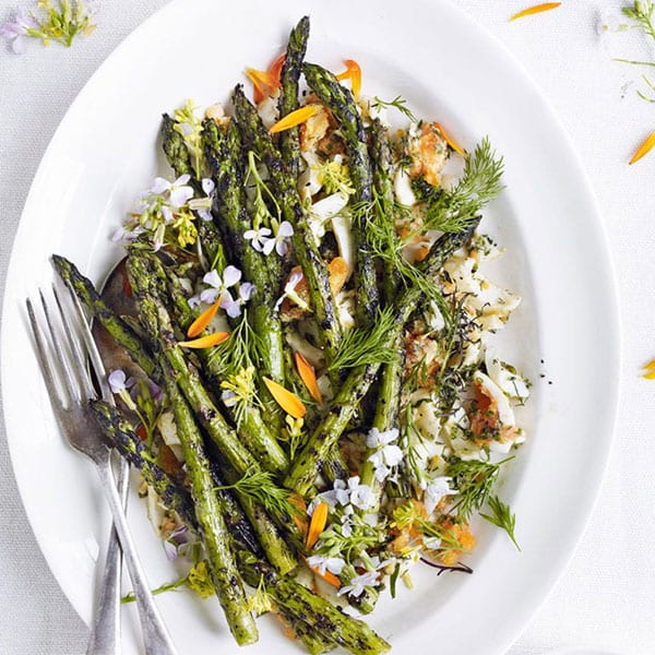 Barbecued asparagus