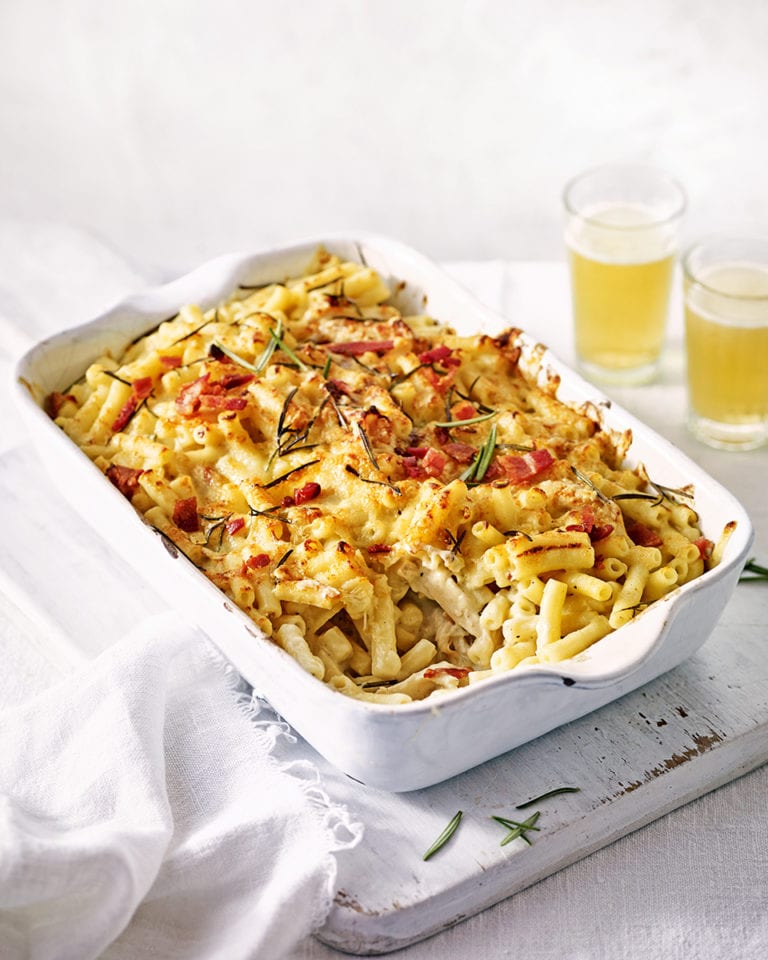 Chicken macaroni cheese with crispy pancetta