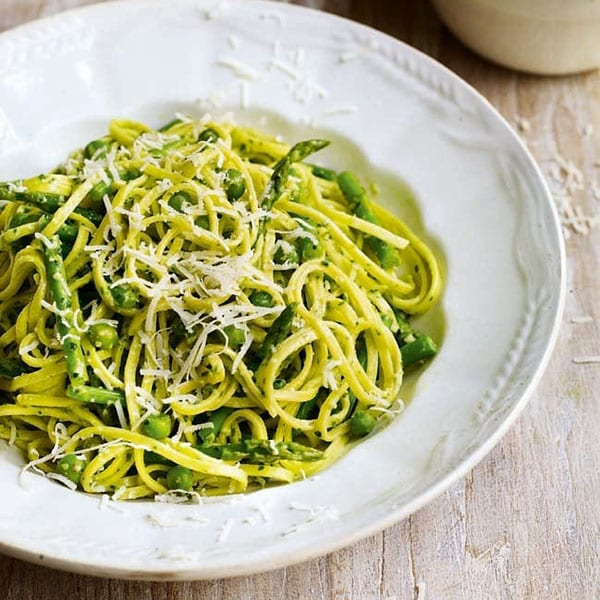 Asparagus and wild garlic pesto