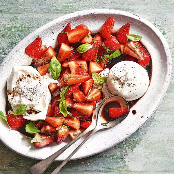 Burrata strawberries