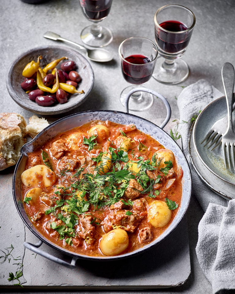 Slow cooker lamb stew with potatoes