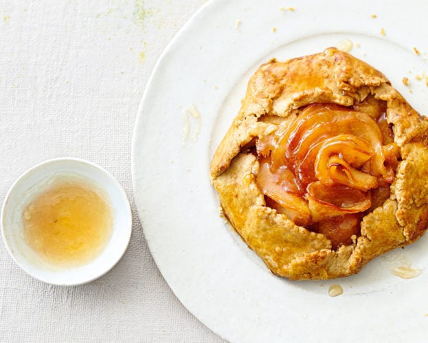 Quince crostatas
