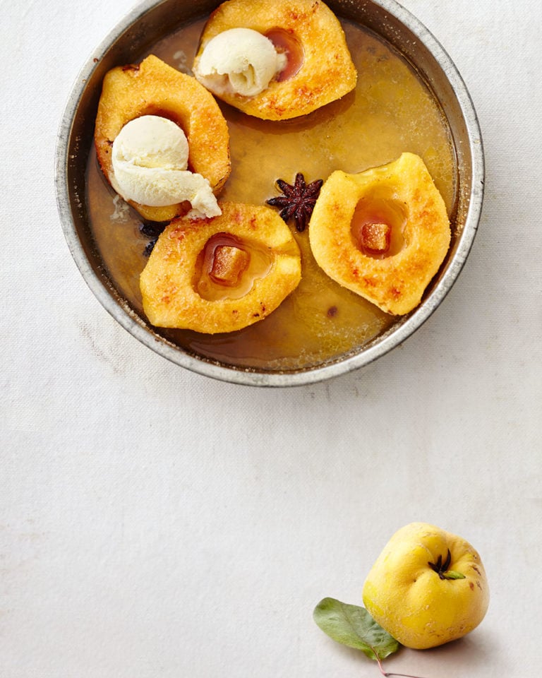 Oven-baked quince