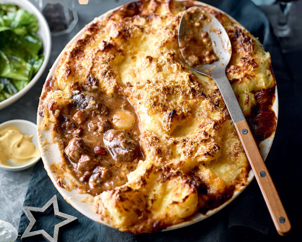 Cheesy beef bourguignon pie