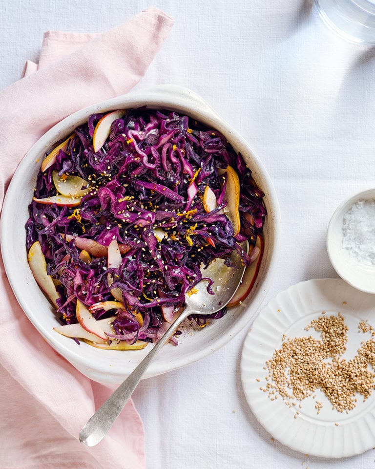 Stir-fried red cabbage with pear and five spice