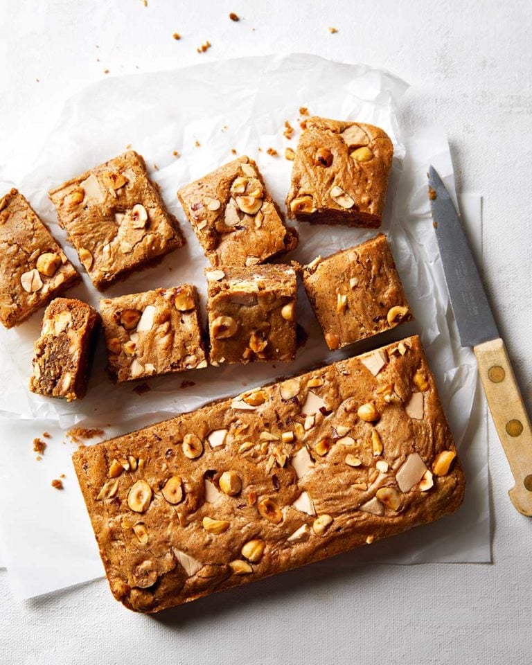 Rye and hazelnut blondies