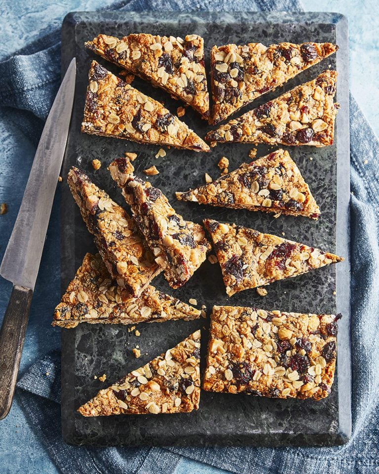 Almond and cranberry granola bars