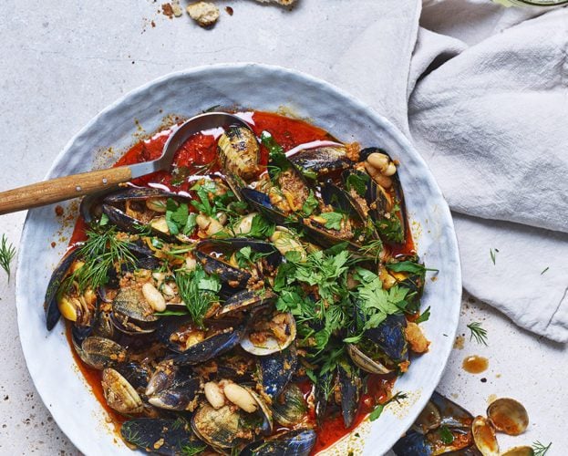 Mussels and clams with beans and sobrasada