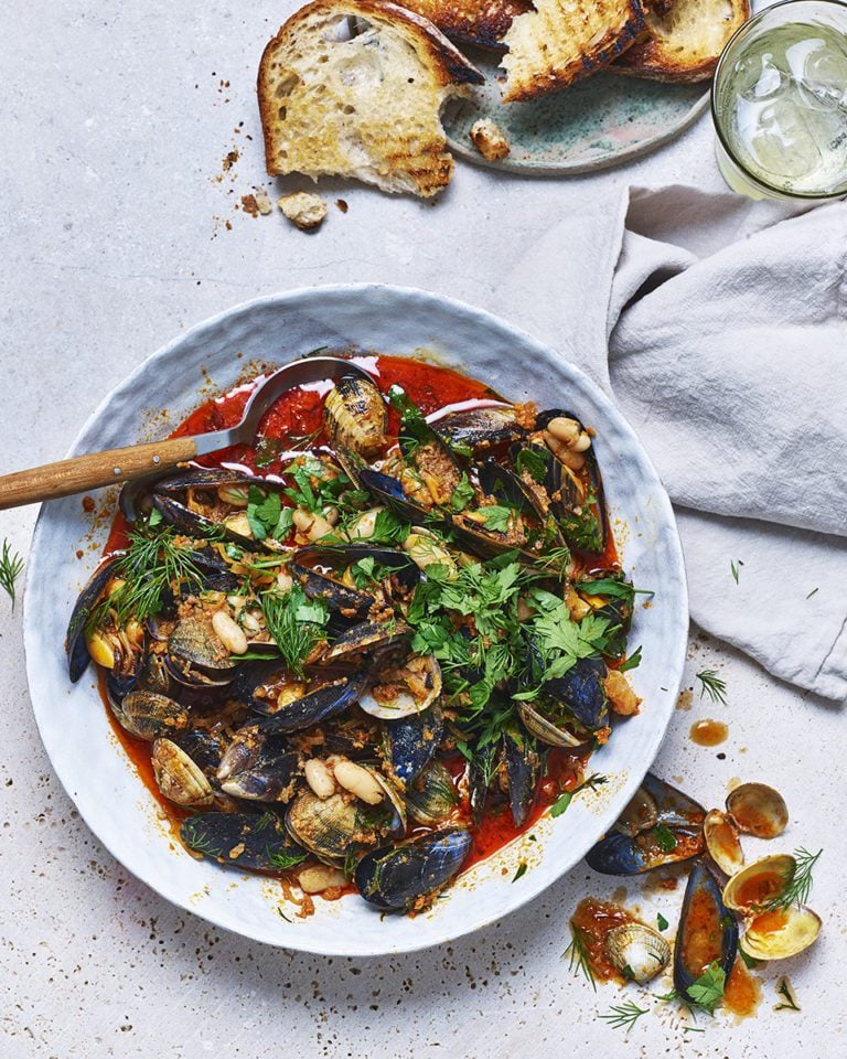 Mussels and clams with beans and sobrasada