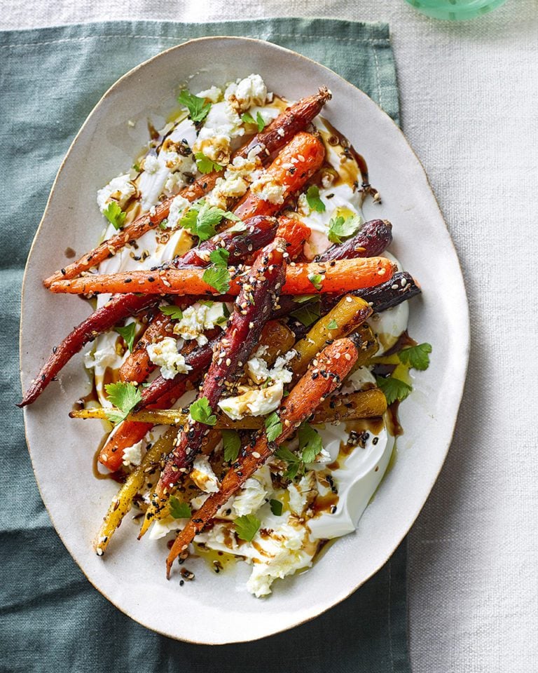 Roast carrots with sesame seeds, feta and yogurt