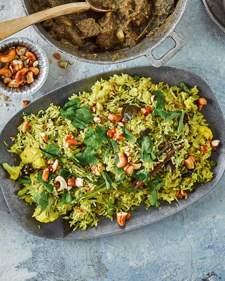 Mixed vegetable pilau (Subz mutter pulao)