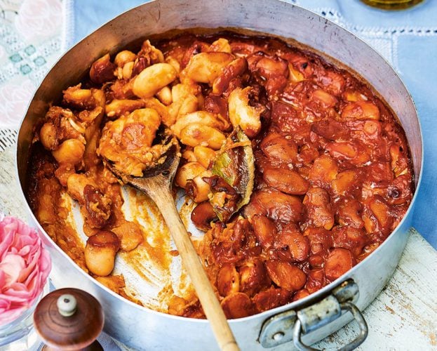 prebranac Caramelised onion beans