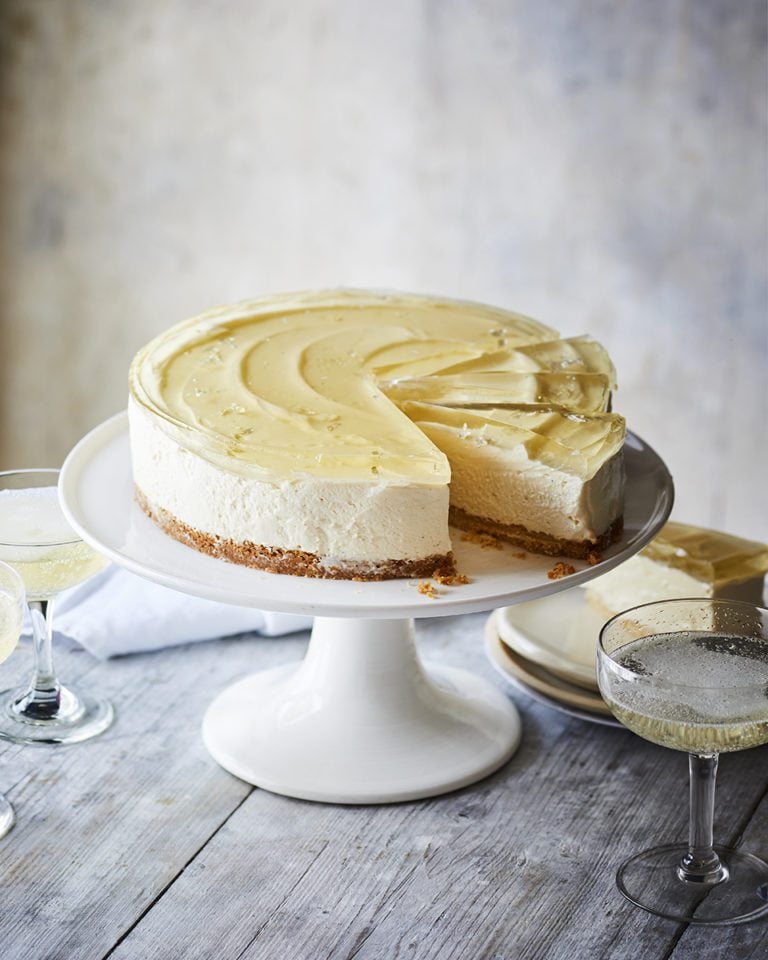 Champagne jelly cheesecake