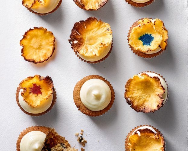 Spiced muffins with pineapple flowers