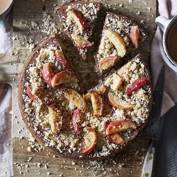 Apple crumble cake