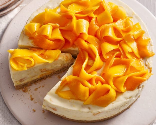 Aam firni (Bangladeshi mango and ground rice pudding)