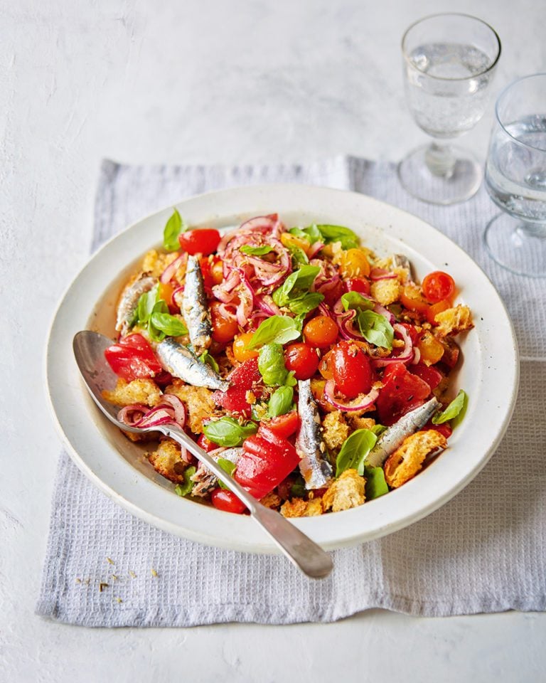 Sardine and tomato panzanella