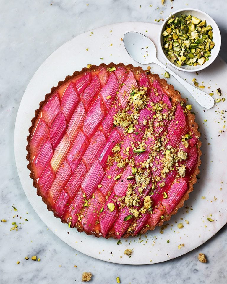 Rhubarb and rosé wine crumble tart