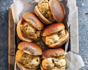 Mince pie buns