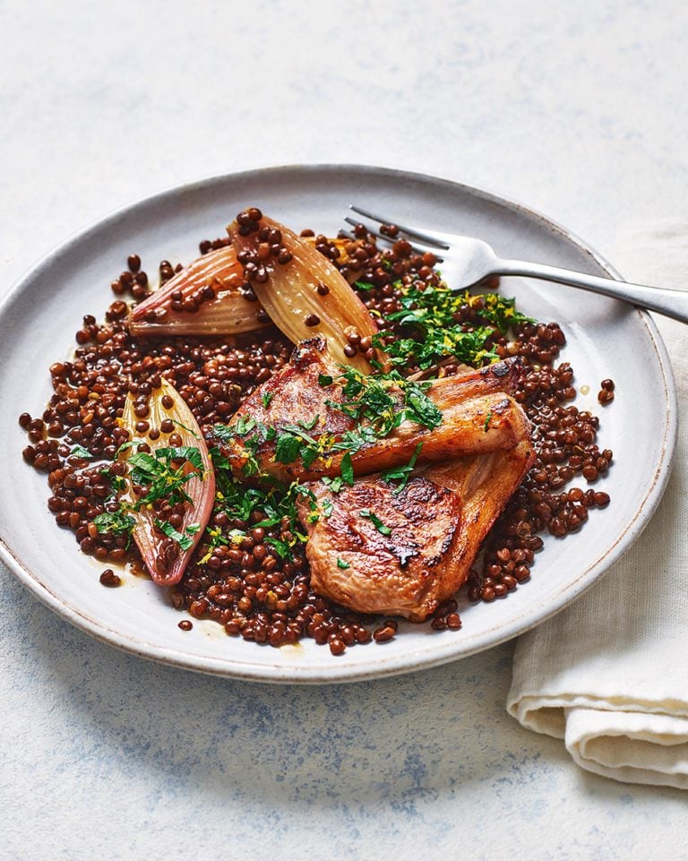Lamb cutlets with vermouth-braised shallots, lentils and gremolata