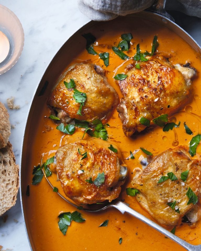 Chicken, garlic and red pepper stew