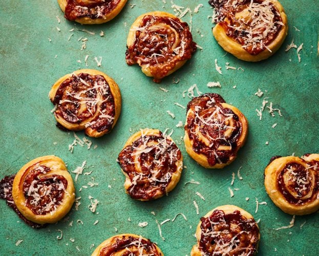 Cheesy Marmite puff pastry swirls