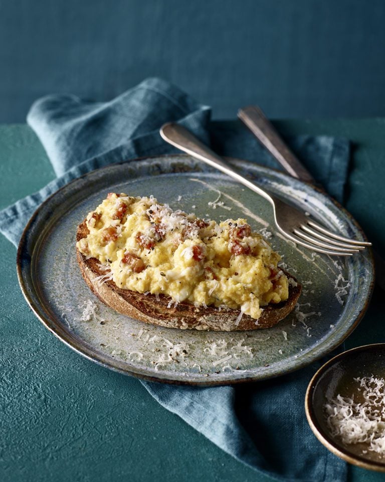 ‘Carbonara’ scrambled eggs