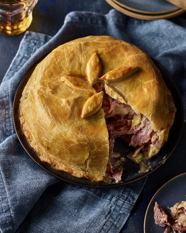 Smoked ham, leek and mustard pie