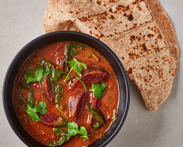 Beetroot, spinach and coconut curry