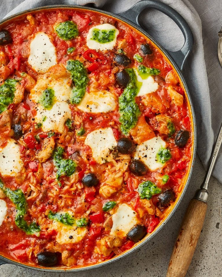 Chicken rice with tomato, basil and mozzarella