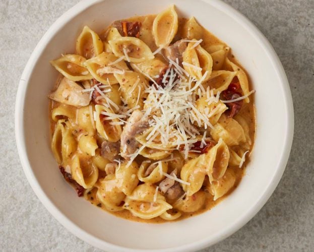 Pressure cooker creamy chicken pasta